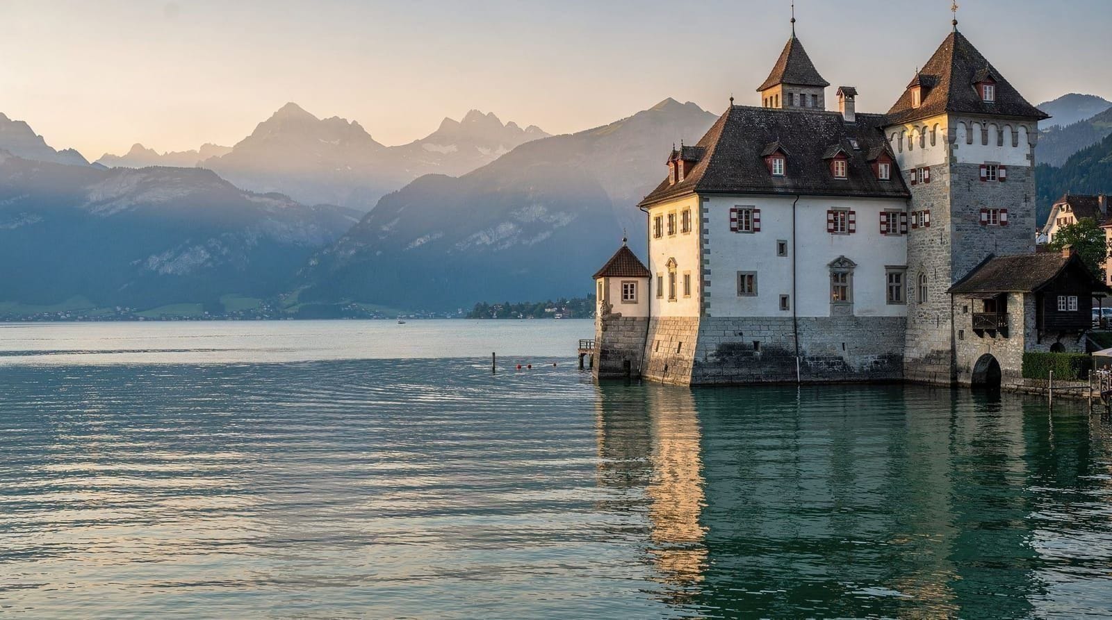Thunermeer: kastelen, de baai van Spiez en de steenbokken van de Niederhorn