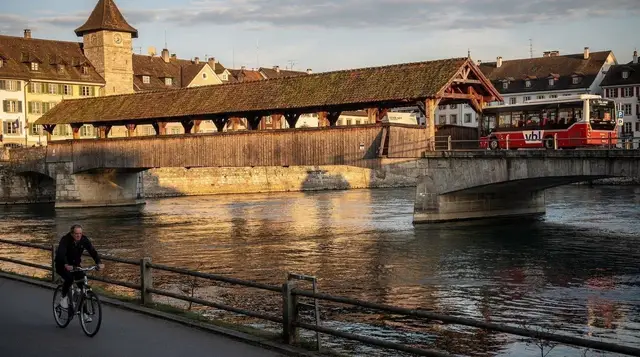 Getting around Lucerne: walking, buses, boats and bikes